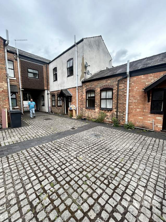 Franchise Court Townhouses Before