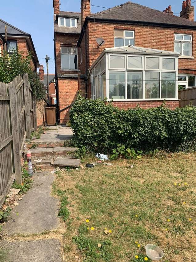 52 Vicarage Avenue Before